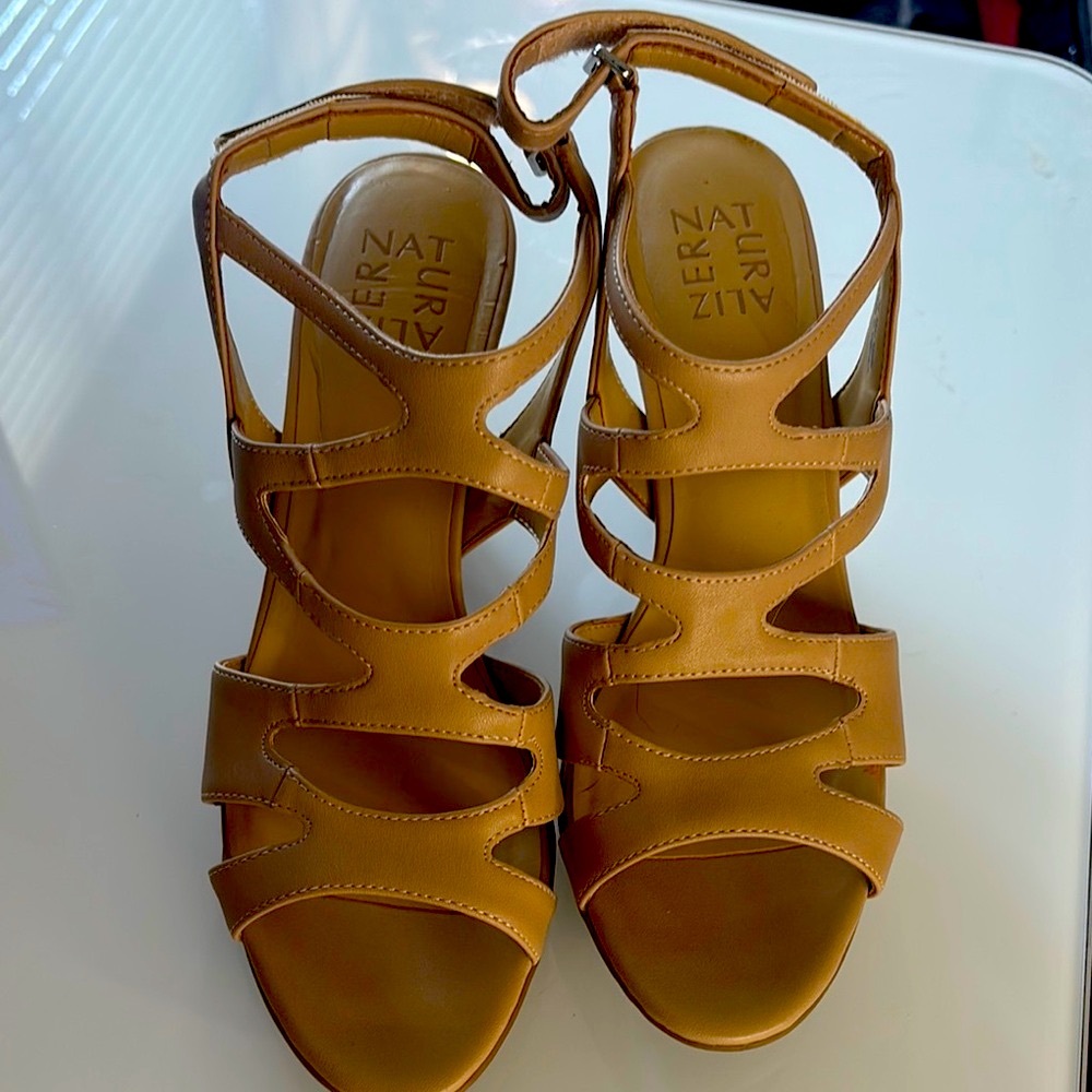 Naturalizer Dianna Taupe Heels - sz 9.5